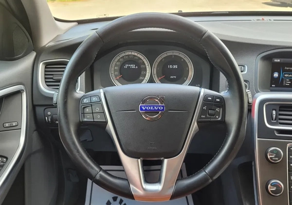 Volvo V60 cena 29800 przebieg: 254000, rok produkcji 2011 z Opoczno małe 436